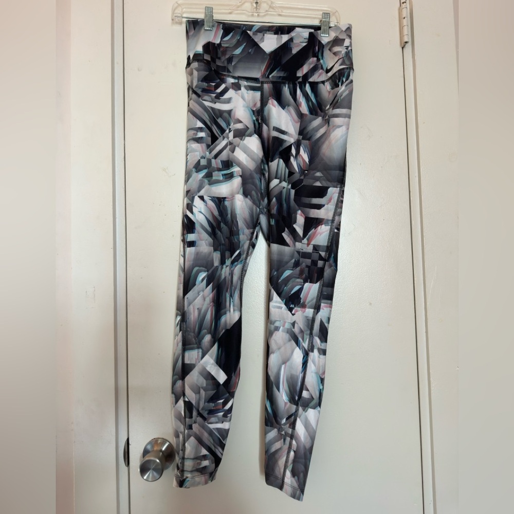 Nike Abstract Print Leggings - Black and Gray